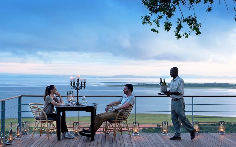 Simbabwe, Lake Kariba, Bumi Hills Safari Lodge, Terrasse