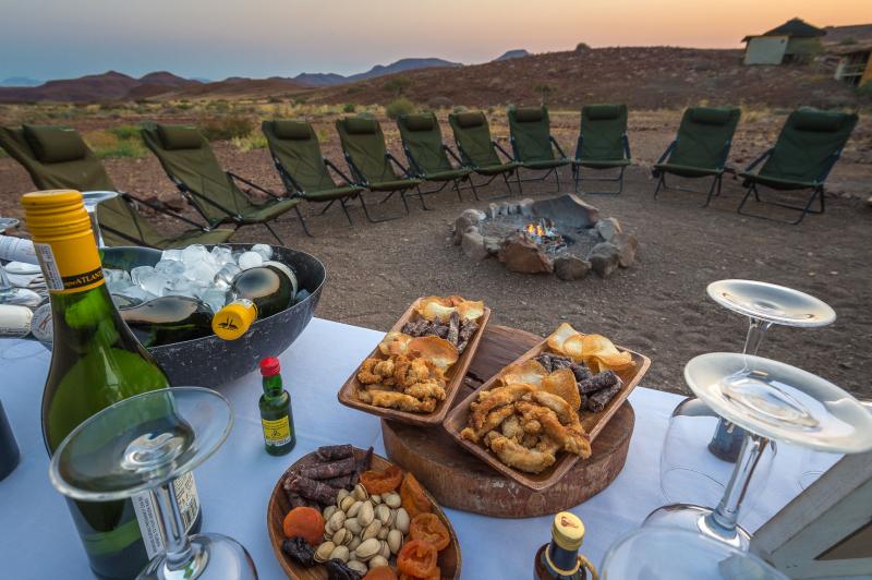 Namibia, Twyfelfontein, Damaraland Camp, Game Drive, Sundowner