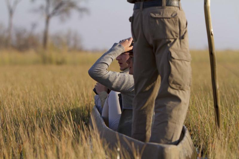 Botswana, Moremi Game Reserve, Camp Xakanaxa, Aktivitäten, Mokoro Fahrt, Flußfahrt, Ranger