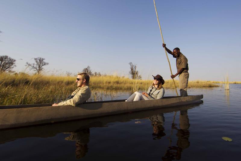 Botswana, Moremi Game Reserve, Camp Xakanaxa, Aktivitäten, Mokoro Fahrt, Flußfahrt, Ranger