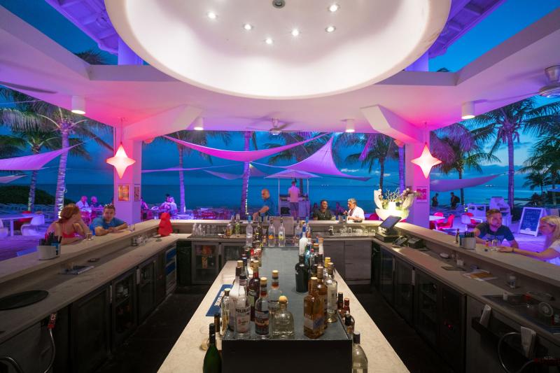 Karibik, Curacao, Jan Thiel Bucht, Papagayo Beach Hotel, Beach Club