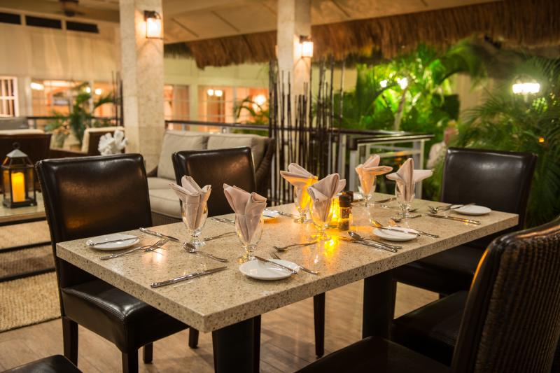 Karibik, Aruba, Manchebo Beach Resort, Restaurant Ike.s Bistro