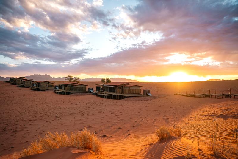 Namibia, NamibRand Reserve, Desert Lodge, Tend Rooms