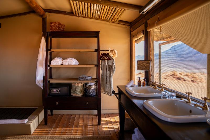 Namibia, NamibRand Reserve, Desert Lodge, Tend Rooms