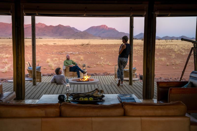 Namibia, NamibRand Reserve, Plains Camp, Lounge und Feuerstelle