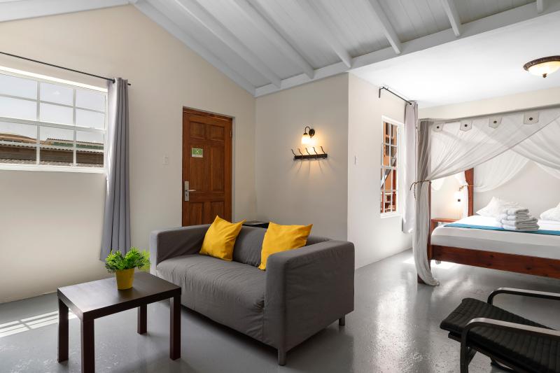 Curacao, Willemstad, The Ritz Village, Zimmerbeispiel Standard Room