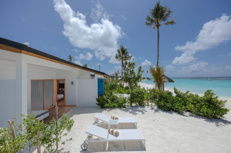 Malediven, Joy Island Maledives Family beach villa exterior