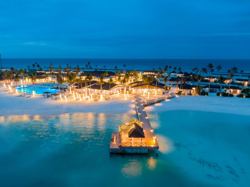 Malediven, Joy Island Maledives aerial by night