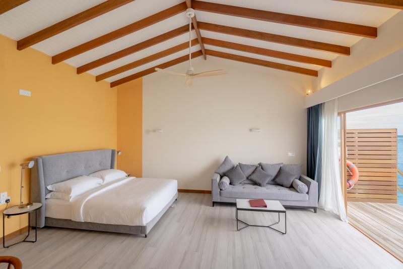 Malediven, Joy Island Maledives Lagoon Villa - Bedroom