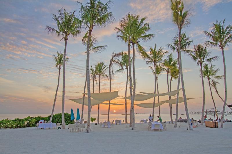 Malediven, Joy Island Maledives Restaurant Palm Beach