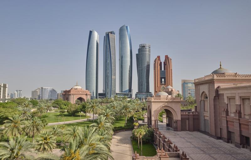 Vereinigte Arabische Emirate, Abu Dhabi, Emirates Palace Mandarin Oriental, Anlage mit Blick auf Abu Dhabi