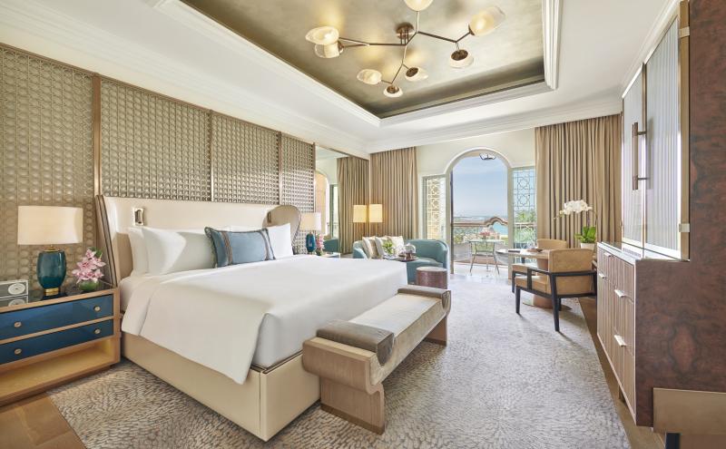 Vereinigte Arabische Emirate, Abu Dhabi, Emirates Palace Mandarin Oriental, Zimmerbeispiel Deluxe Sea View Room