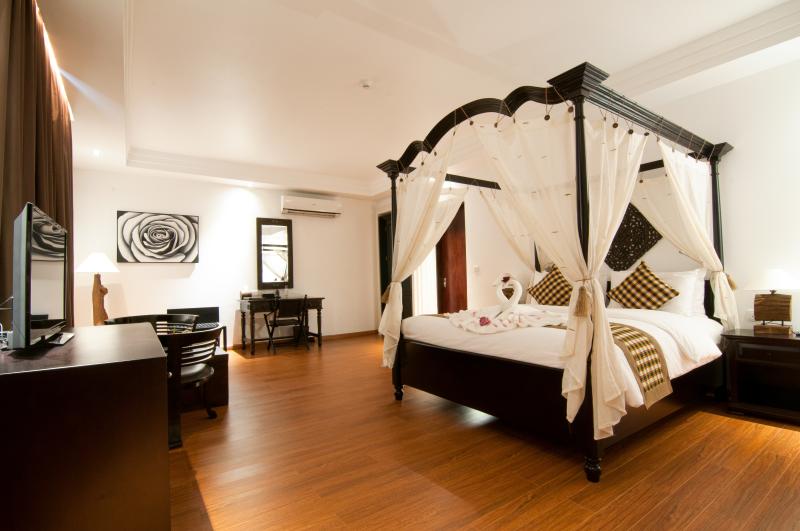 Kambodscha, Phnom Penh, La Rose Suites, Zimmerbeispiel Junior Suite Double