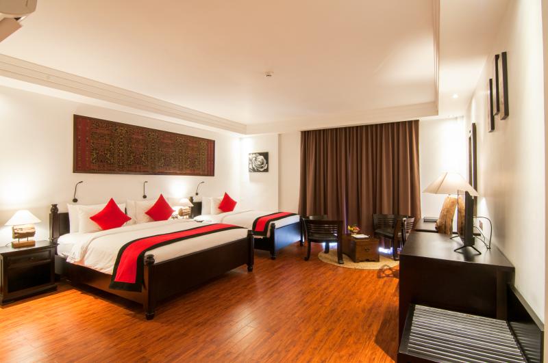 Kambodscha, Phnom Penh, La Rose Suites, Zimmerbeispiel Junior Suite Twin