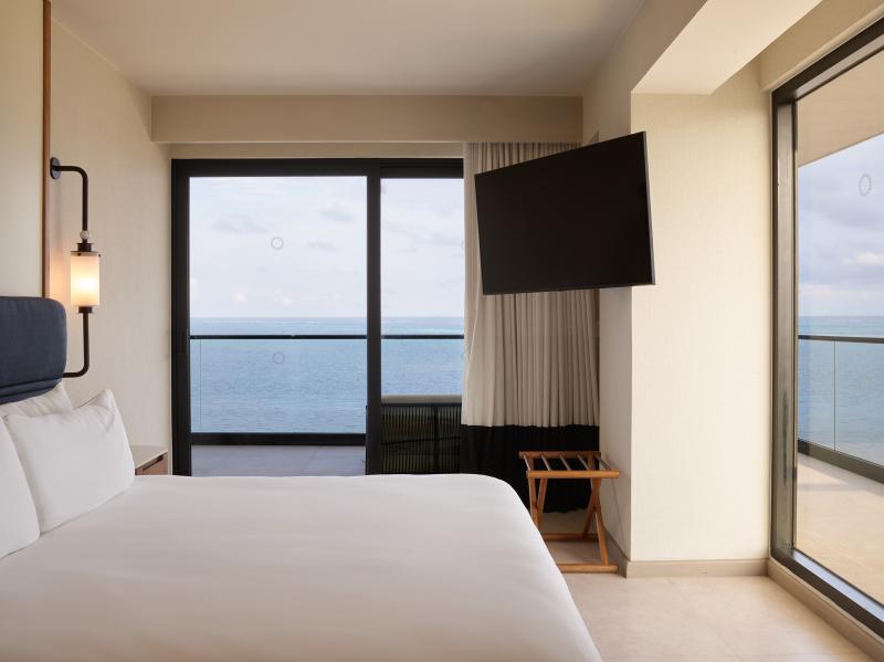 Mexiko, Cancun, AVA Resort Cancun, Zimmerbeispiel Panoramic Suite